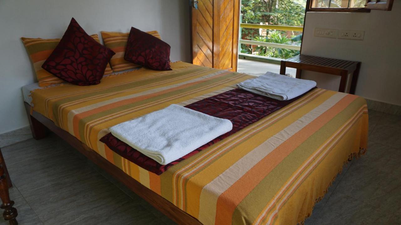 Green'S Guest House Ауровил Екстериор снимка
